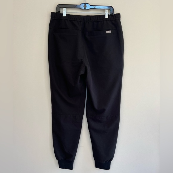 FIGS Tansen 5 Pocket Jogger Scrub Pants in Black, size L - Picture 4 of 10